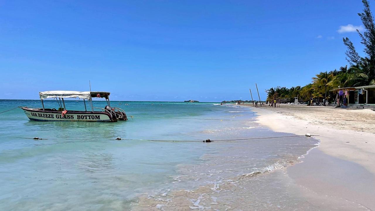 Oceanfront Condo W/ Free Parking + High Speed Wifi Negril Exteriér fotografie