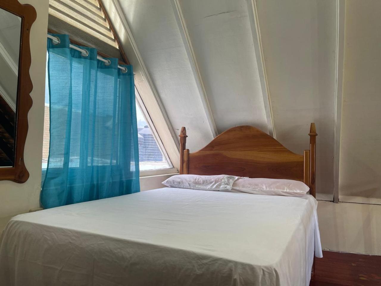 Oceanfront Condo W/ Free Parking + High Speed Wifi Negril Exteriér fotografie