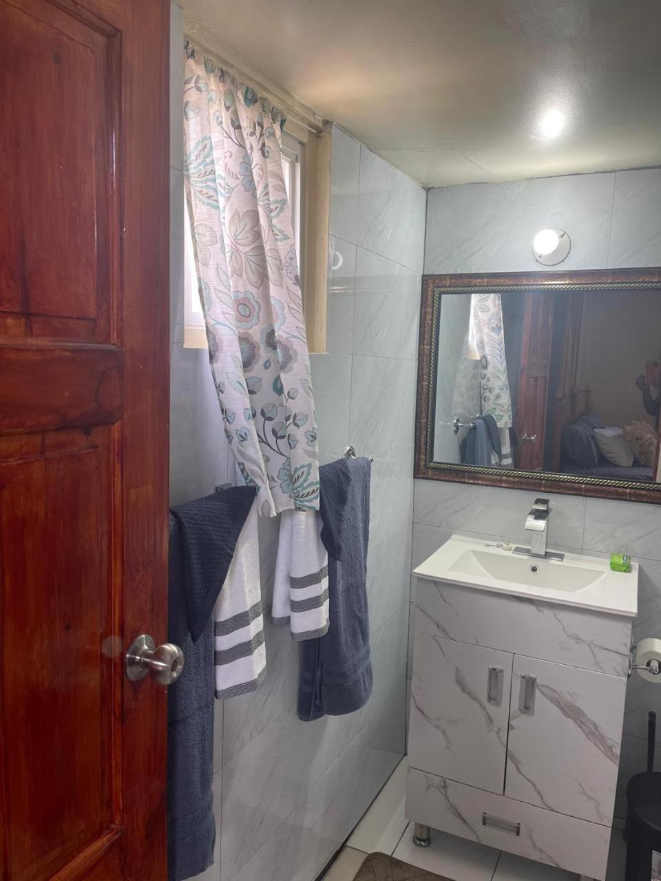 Oceanfront Condo W/ Free Parking + High Speed Wifi Negril Exteriér fotografie